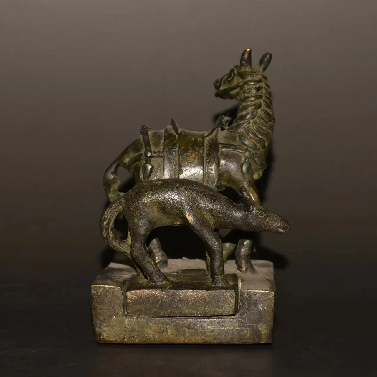 

Antique Qing Dyansty bronze Mother Horse and son seal statue,Handicrafts, best collection&adornment, Free shipping