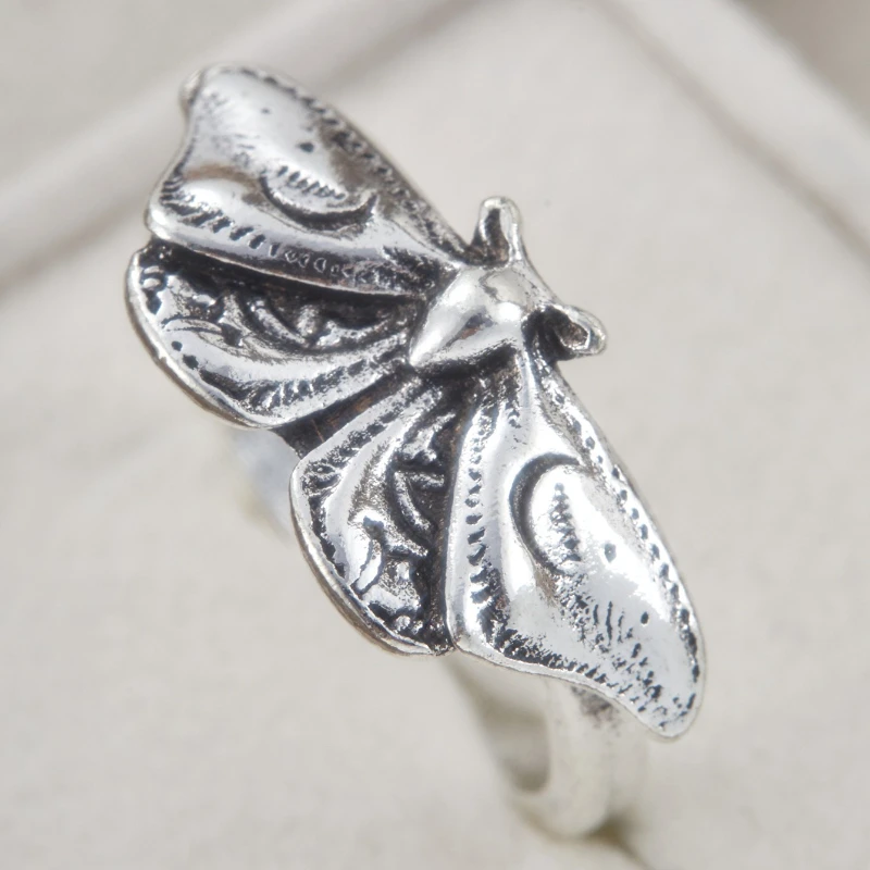 Retro-Trendiger Geometrischer Ring mit Geschnitztem Fledermaus-Muster, Personalisiertes Kreatives Damen-Accessoire für Feiertage und Partys, Geschenk