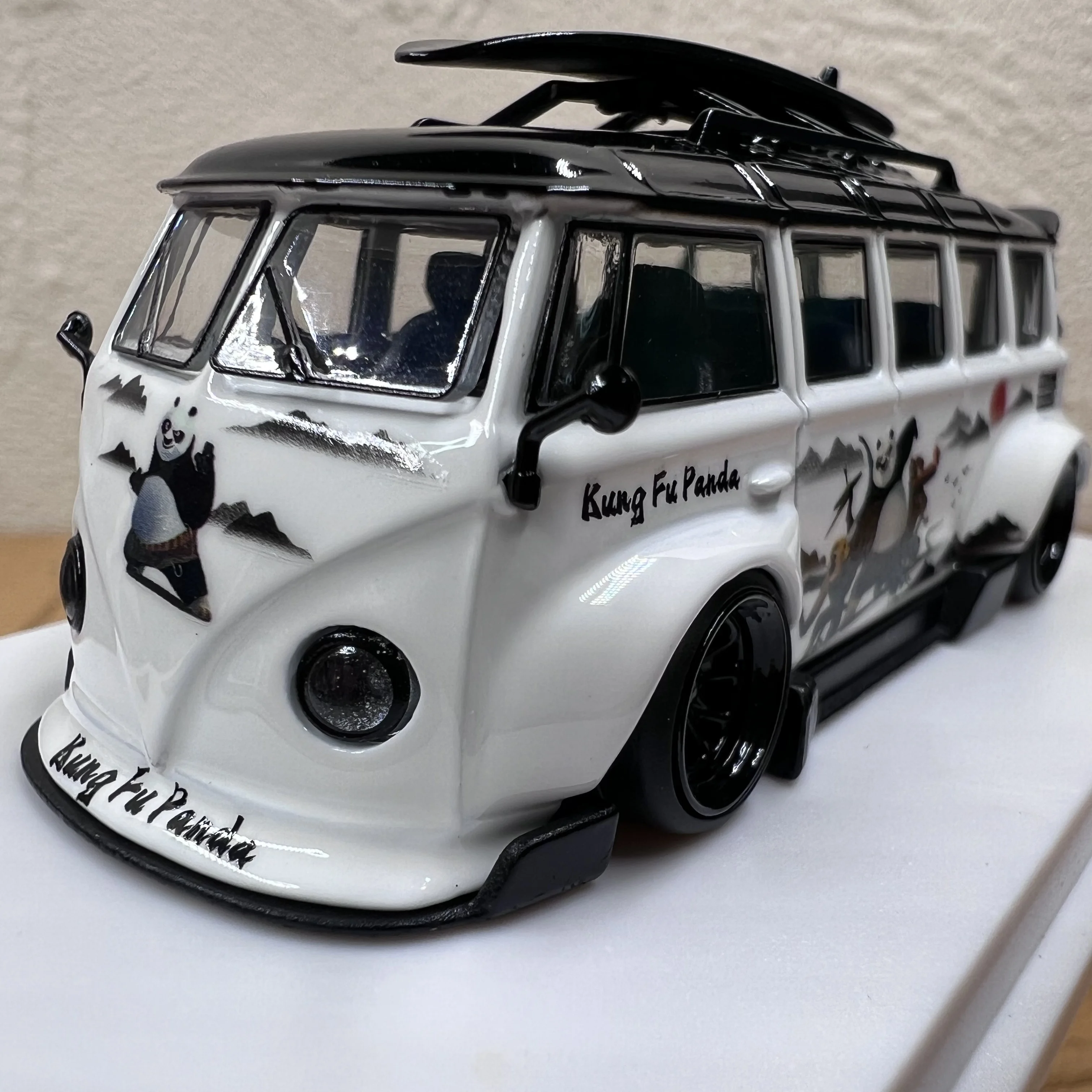 Diecast escala 1:64 vw t1 rbw estilo van de corpo largo cena liga modelo de carro brinquedo colecionável presente lembrança exibição ornamento