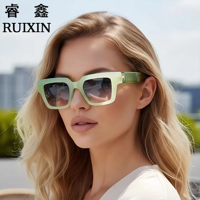 

Unisex Square Sunglasses Vintage Rivet Design Cat Eye Decor Blue Green UV400 Summer Trendy Fashion Eyewear for Men Women