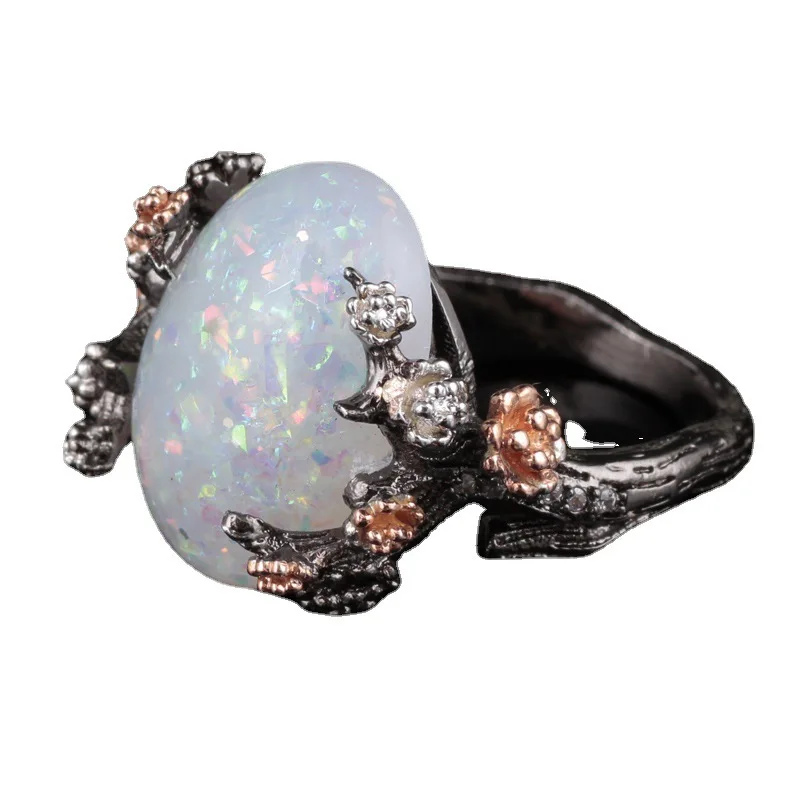 Hot-selling flowers-themed fashionable and versatile trend rings in black and gold color division. Silver jewelry for women.