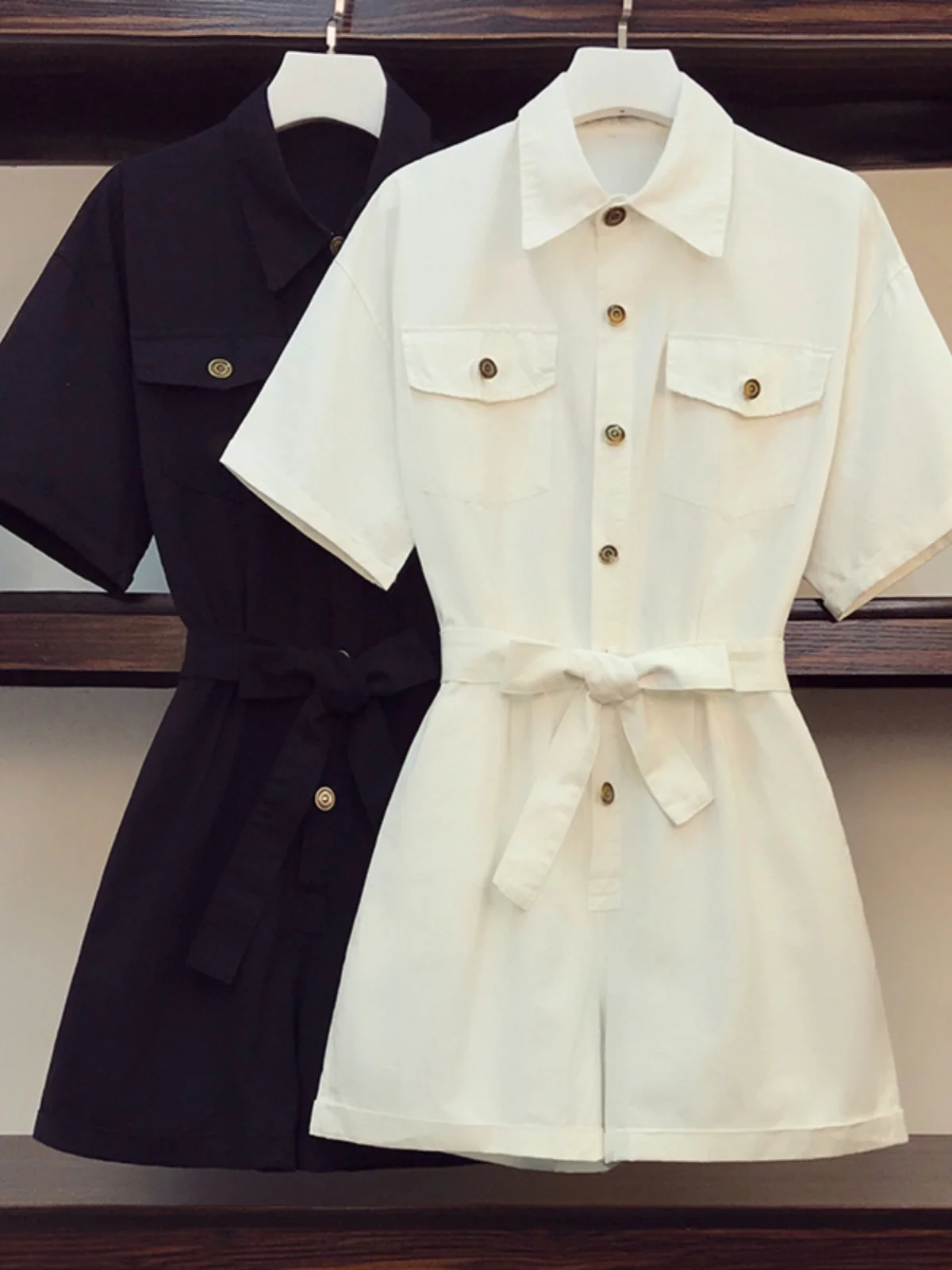 เอี๊ยมยีนส์ผู้หญิงไซส์ใหญ่ ทรงหลวม ขาบาน ผ้าเดนิมบางเบา ใส่สบาย เหมาะกับฤดูร้อน เอวสูง ทรงตรง ผ้าคอตตอนผสม ดีไซน์ทันสมัย