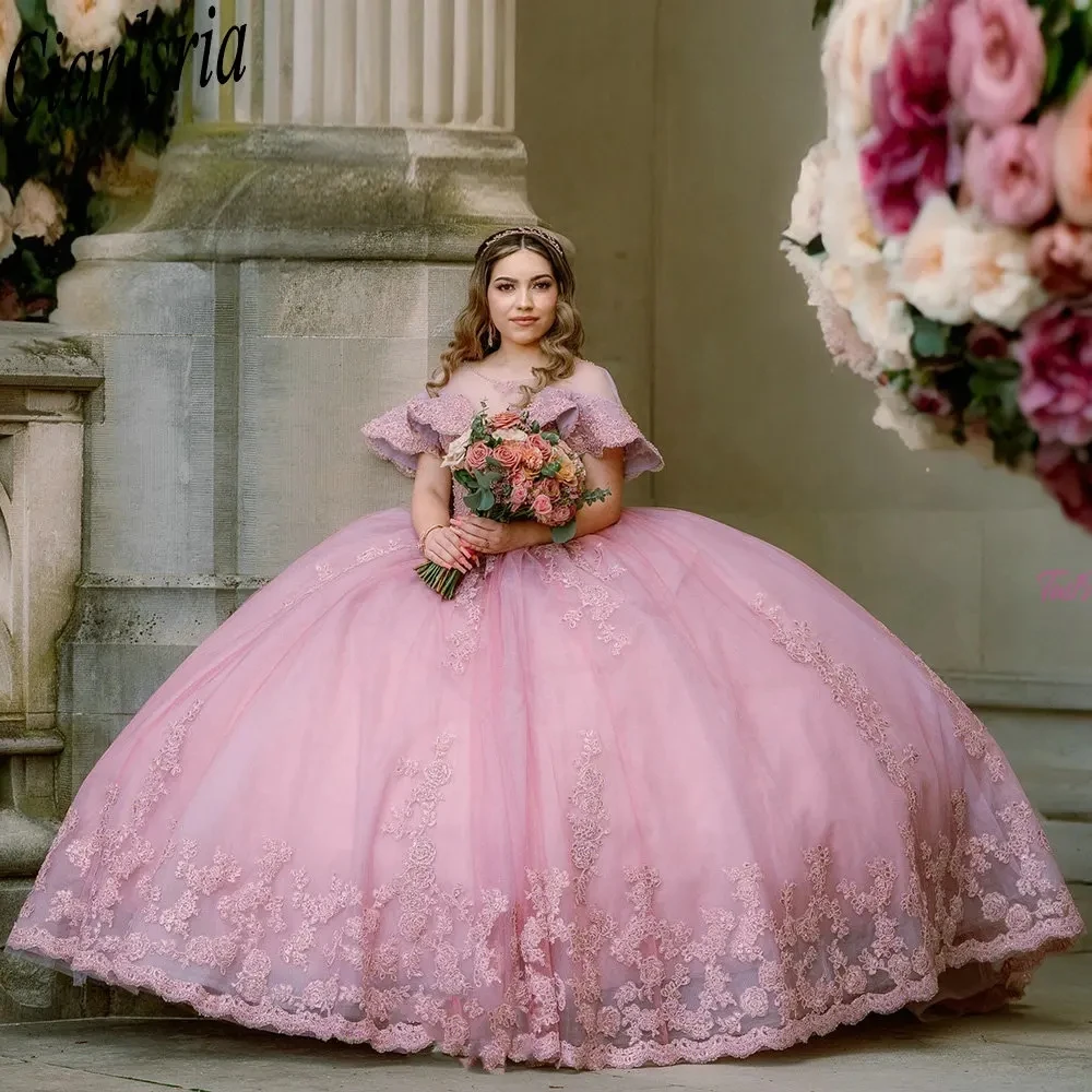 Vestido De baile con volantes De ilusión rosa, quinceañera, manga casquillo, Apliques De encaje, corsé, 15 Años