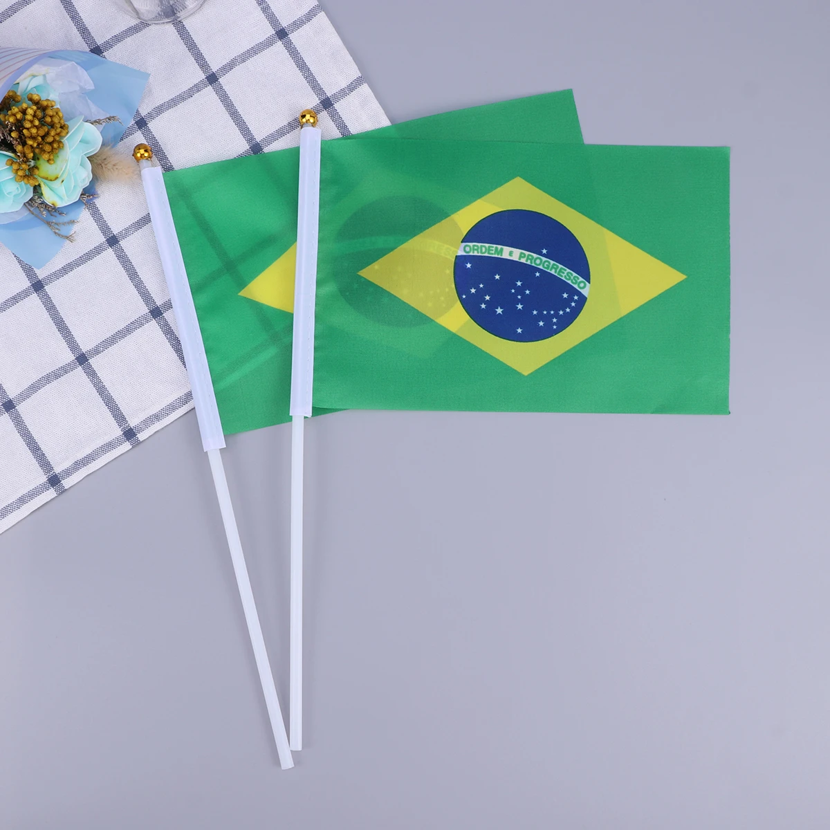 

20Pcs Hand Held Stick Flags Small Brazil Polyester Sticks Portable Lightweight Party Festival Event Classroom Garden Decoration