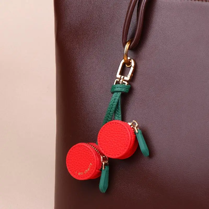 فاكهة الكرز الصغيرة شكل محفظة نسائية للعملات المعدنية الفراولة لطيف بولي Leather قلادة جلدية الكورية نمط المفاتيح سماعة حقيبة حقيبة تخزين صغيرة
