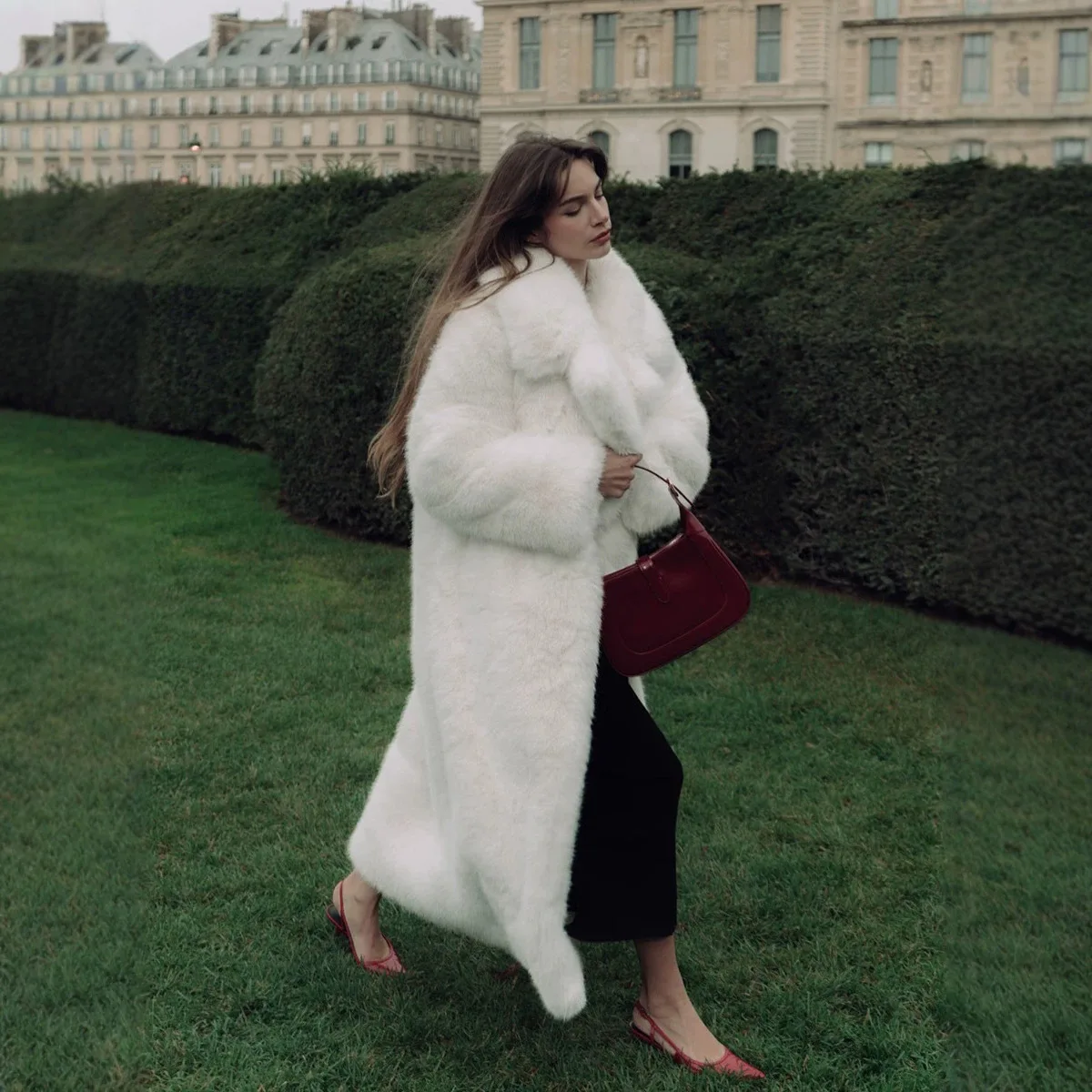 European Beautiful Women's Environmentally Friendly Fur Coat Fox Hair Extended Artificial Fur Coat Thick