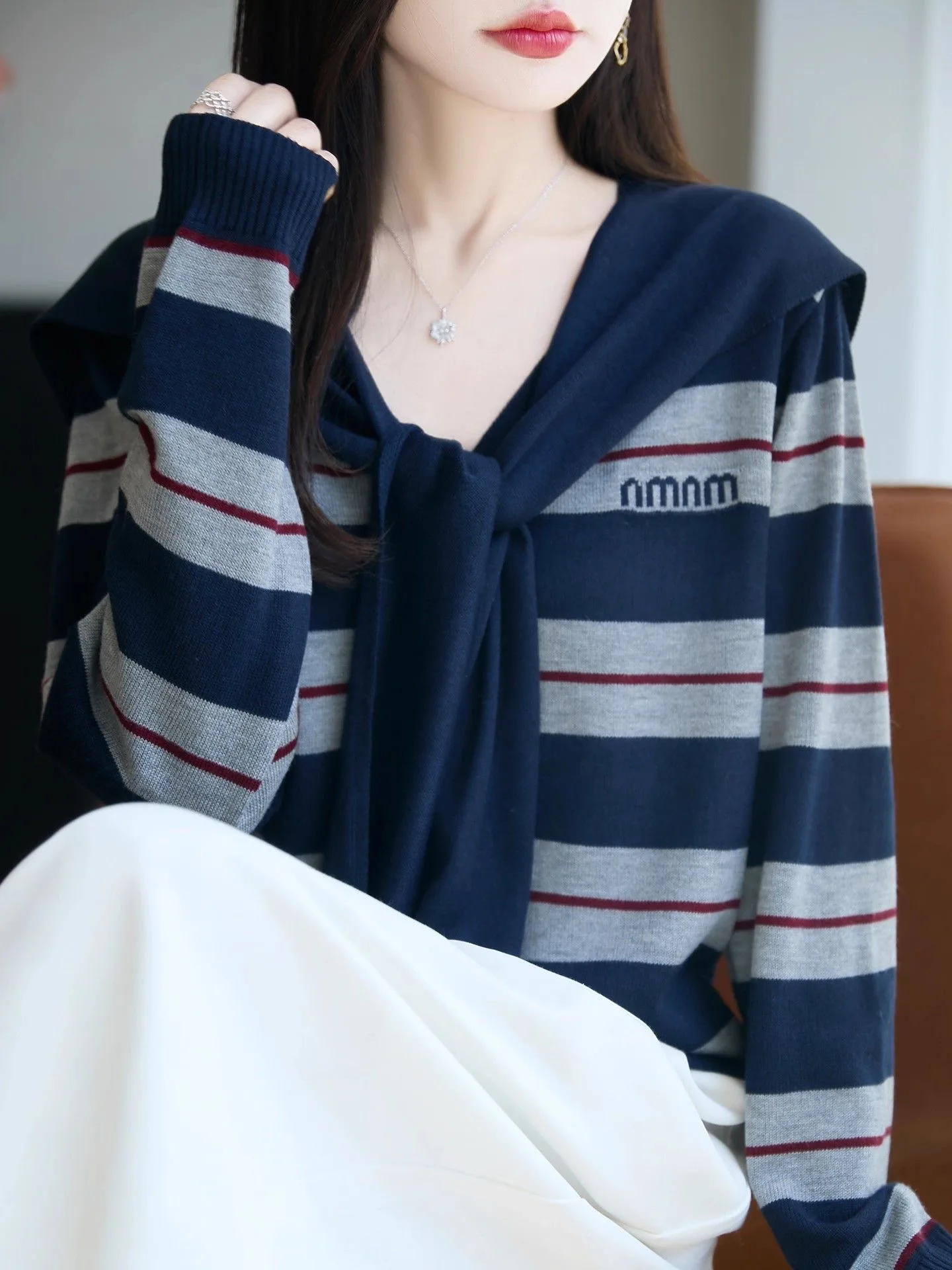 سترة محبوكة شال مخططة بألوان متباينة على الموضة الكورية 2025 خريف وشتاء موضة جديدة للسيدات بلوفرات بأكمام طويلة
