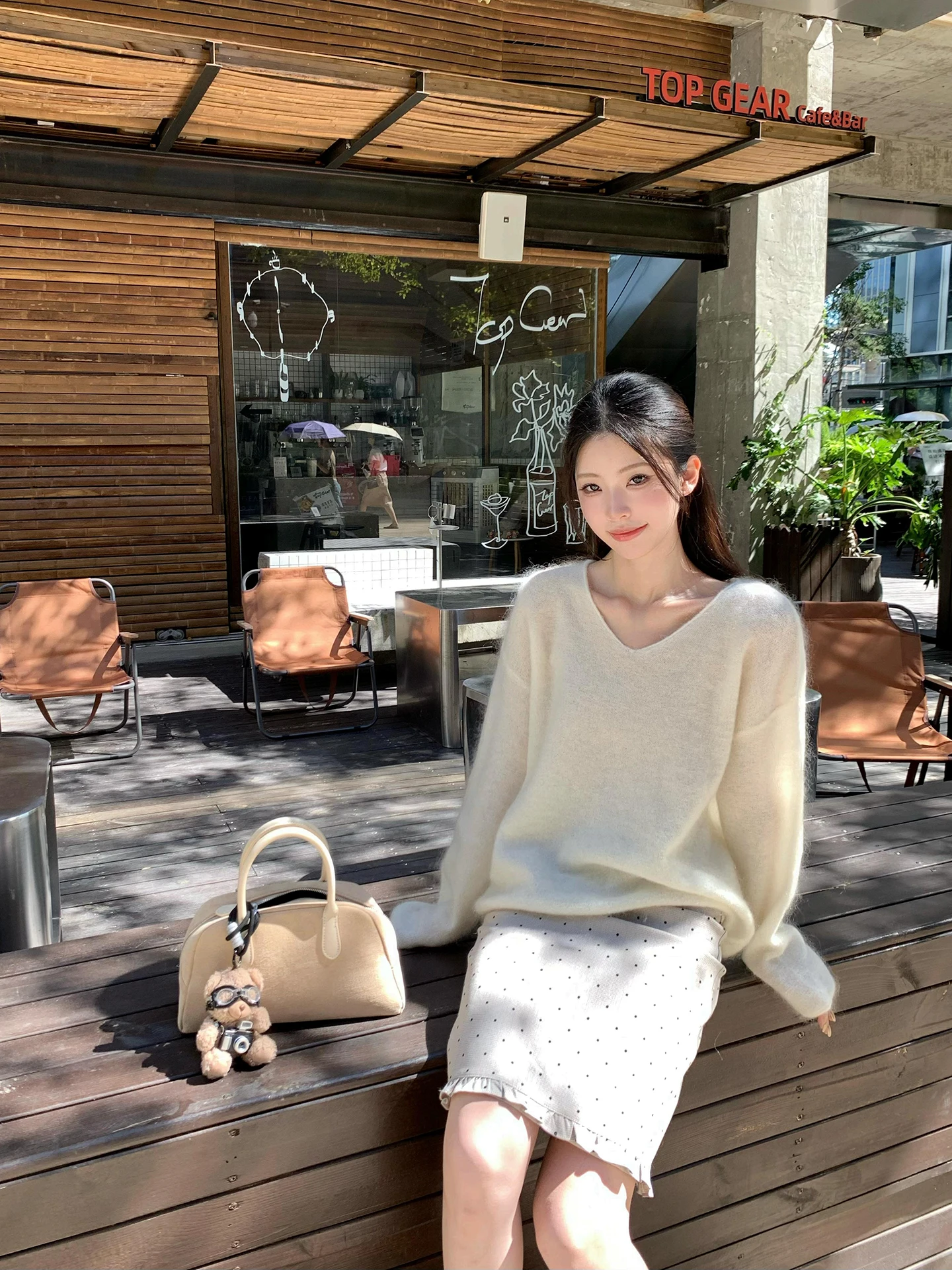 

Soft Lazy Sle V-Ne Loose Knitted Sweater Women's Autumn Winter New White Soft Camere Thin Top Warmth Emitting Long Sve