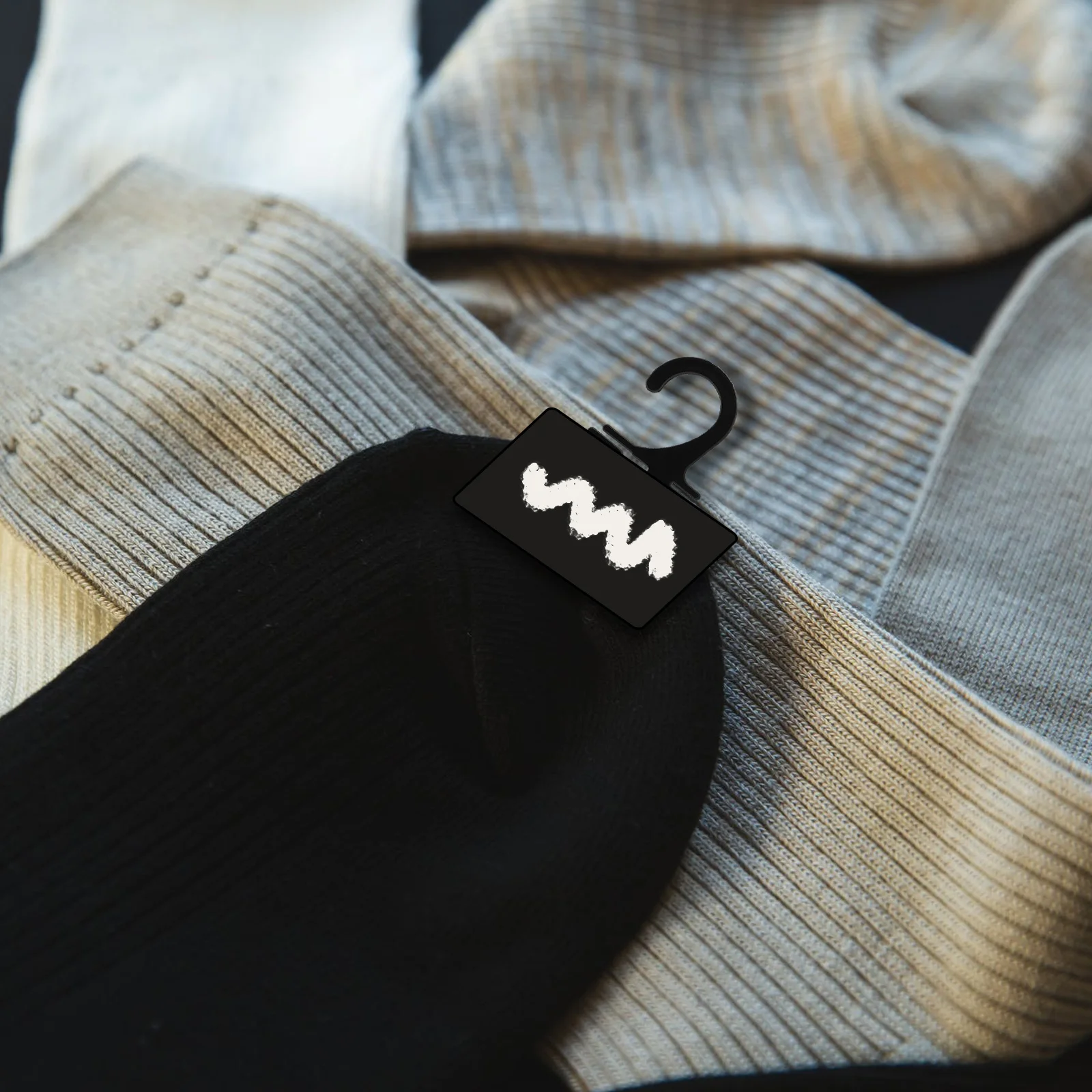 

400pcs Sock Display Hooks Plastic Hangers Retail Tools Smooth Surface Black Transparent Each Easy Use Home Shop