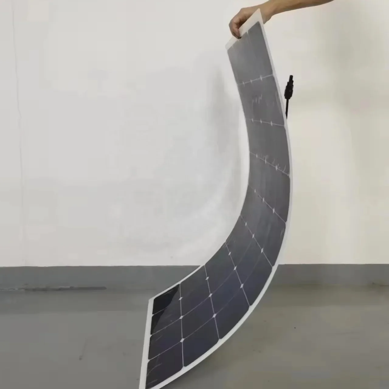 200W 30.3V Flexible Solar Panel, PET Surface Monocrystalline Bendable RV Boat Off Grid PV Module