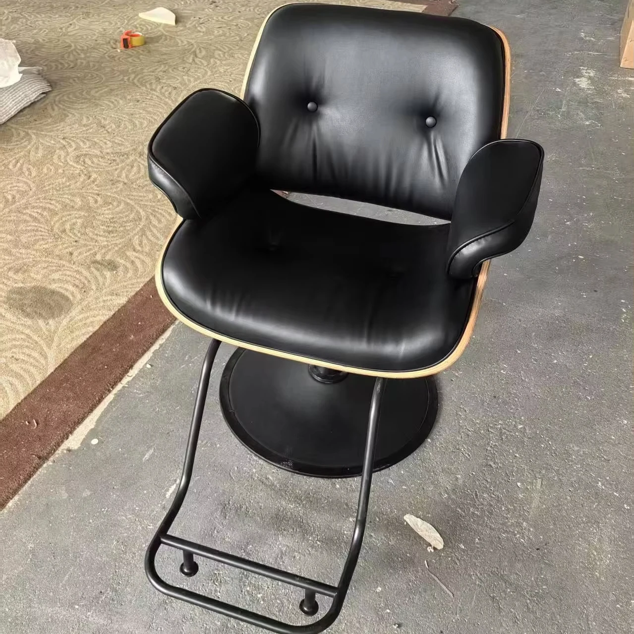 High Quality Modern Style Solon Furniture Heavy Duty Hydraulic Barber Chair 360 Degree Swivel/Reclining Foldable Metal Barber