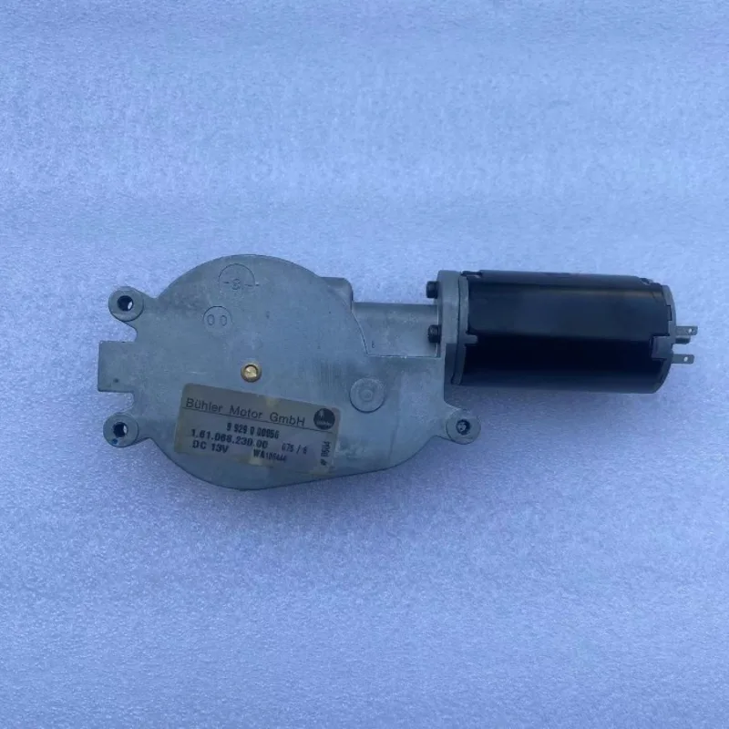 Rear Curtain Motor Rear Sun Blind Curtain Actuator for Audi A6L C6
