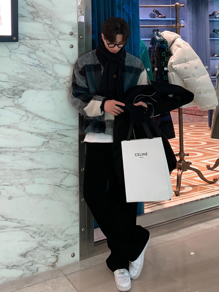 Syuhgfa-メンズモヘアニットルーズプルオーバー、カジュアルラウンドカラーセーター、チェック柄コントラクトカラー、メンズウィンタートップス、ニッチ、2024