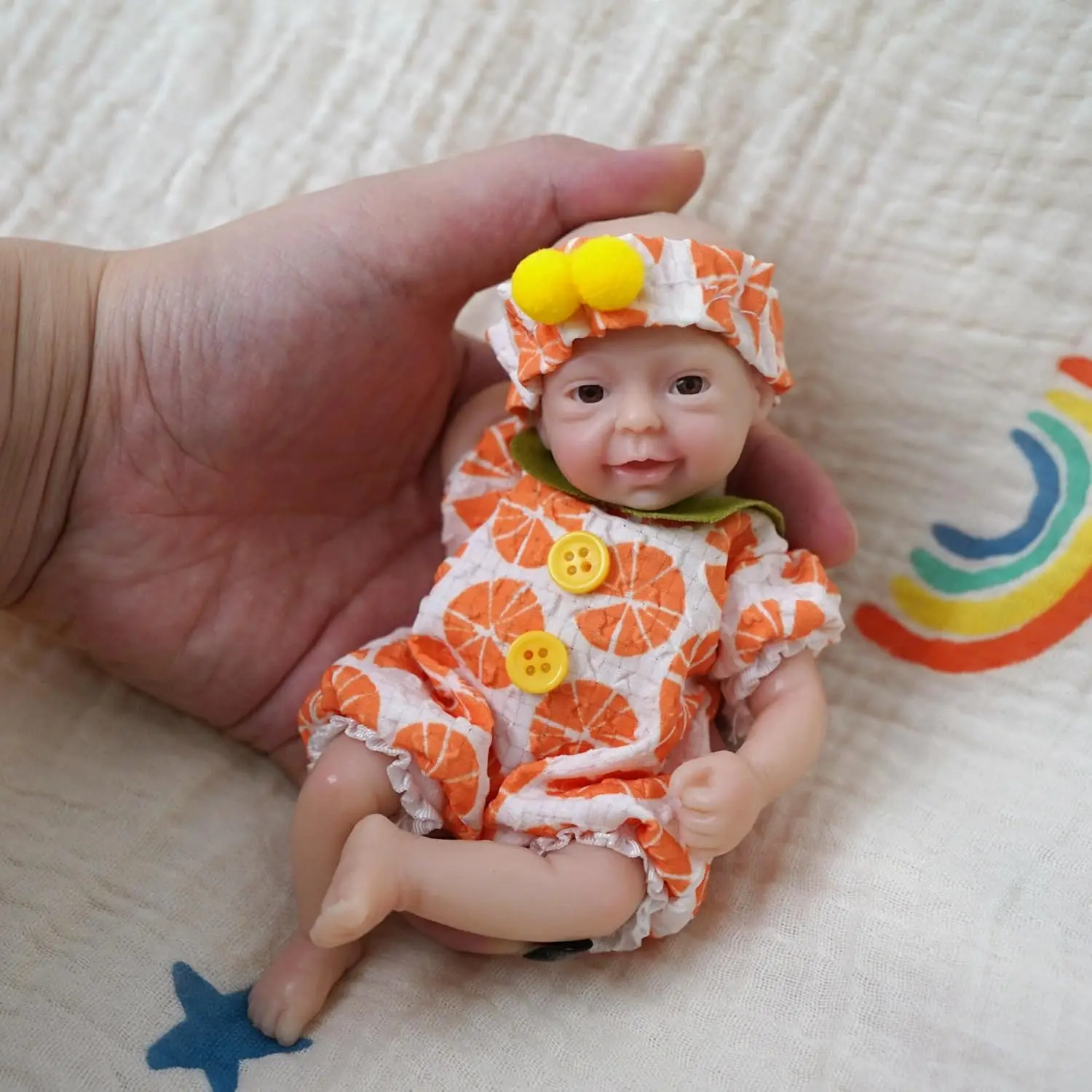 Poupée bébé fille miniature en silicone pour tout le corps de 5,5 pouces, nouveau-né réaliste avec des yeux ouverts, anti-stress doux, ressemble un vrai bébé