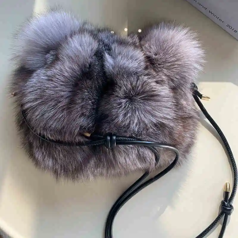 2024 Fox Fur Natural Color Small Square Bag Silver Fox Fur Bags Women's High Quality Lxury Fur Turf Cross-body Shoulder bag