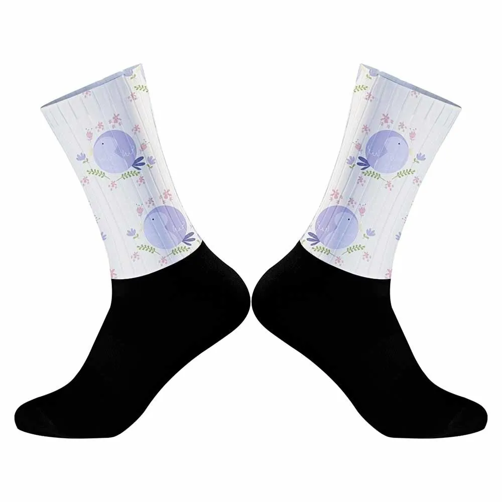 Purple chubby bird pattern sports cycling socks, durable, unisex, suitable for outdoor sports enthusiasts and more people