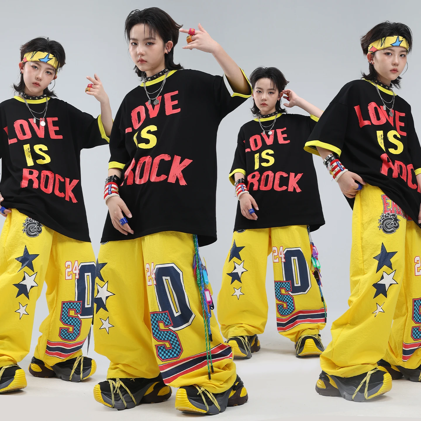 

Boys Girls Hip Hop Clothes Streetwear Outfit Black Yellow Graphic Tee Baggy Pants 2Pcs Set Kids Dance Competition Stage Costumes