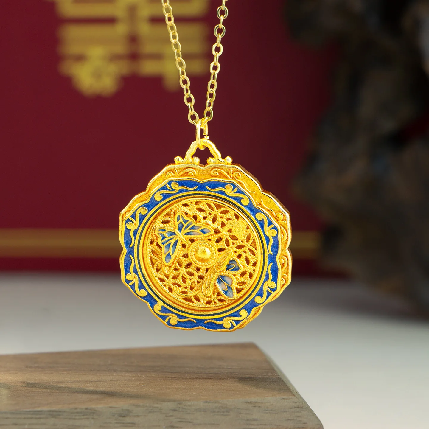 9999 gold hollowed-out blue porcelain dream butterfly painted decoration pendant, high-end  porcelain butterfly-shaped pendant