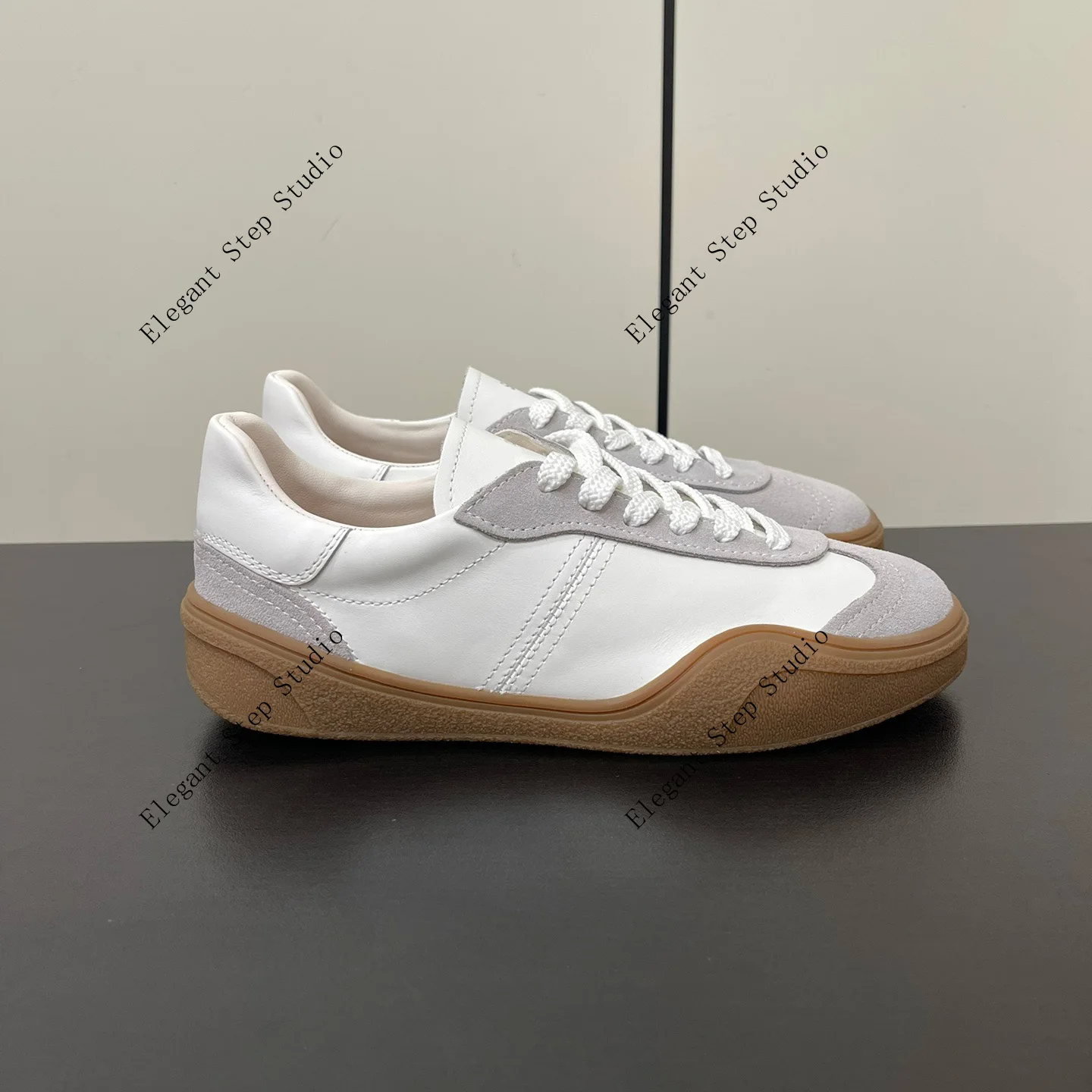 

Women's Shoes Lace-up Sneakers Panelled Leather