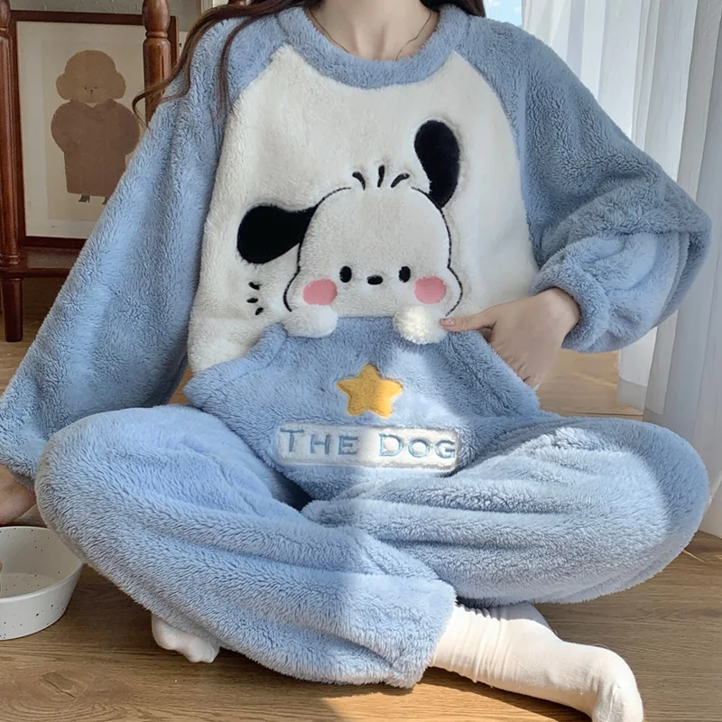 

Зимняя Пижама Sanrio, Коралловая Флисовая теплая утепленная флисовая Свободная Женская пижама с круглым вырезом и мультяшным принтом Pacha, комплект домашней одежды