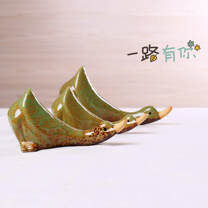 

Ceramic set of three water absorbing duck ornaments three piece set of household crafts garden Pool Landscaping partition duck