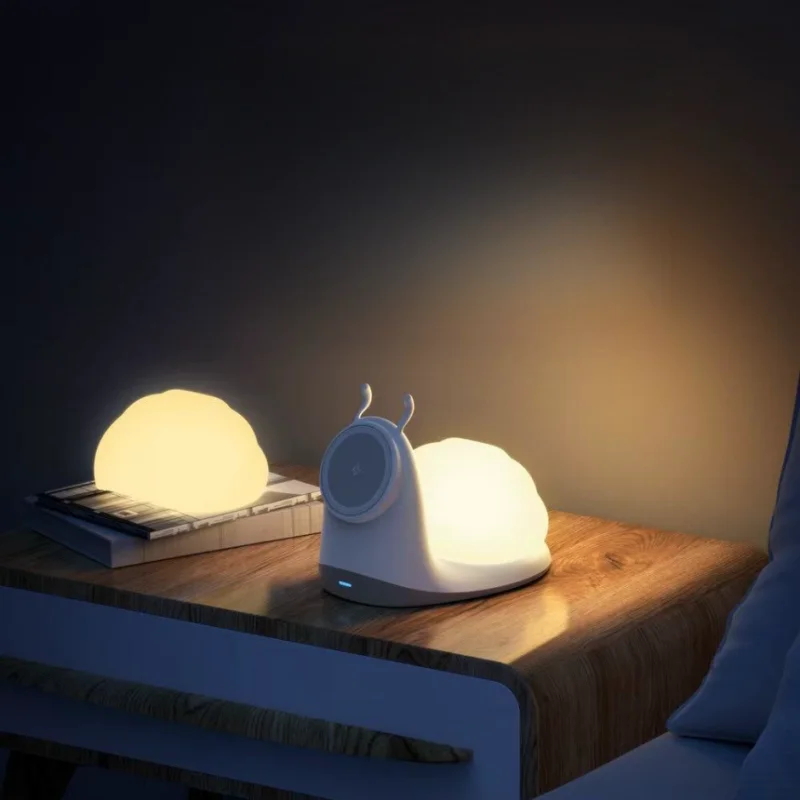

Snail-Shaped Magnetic Wireless Charger with Adjustable Glow Table Lamp ，Bedside Table Lamp 2-in-1 Separate Desktop Gift