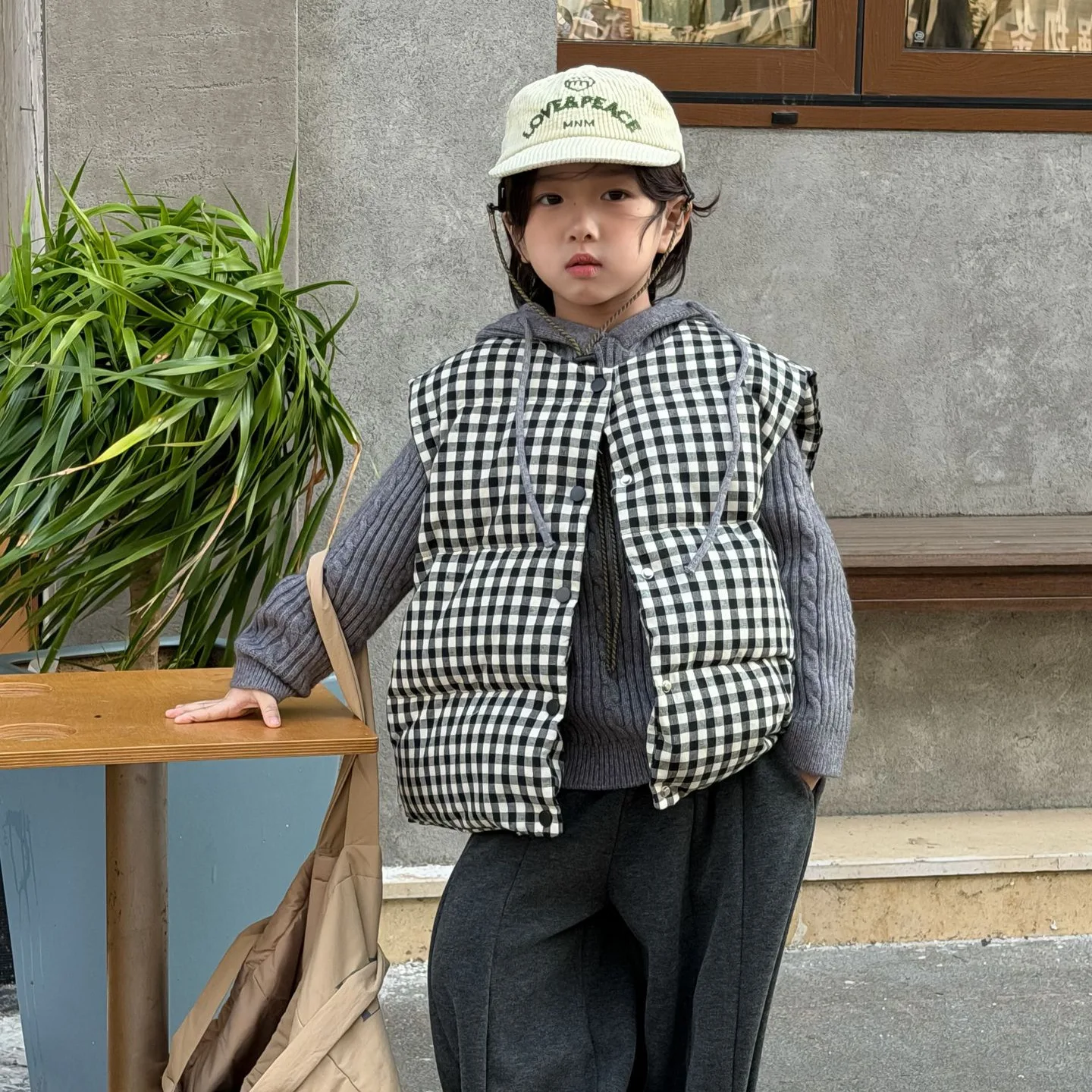 

Children's Clothing Boy's Vest 2025 Winter New Style Diamond Grid Quilted Thread Down Vest Children's Layering Artifact Trend