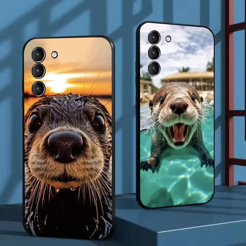 Cuteotter Lutra Lutra Casing Ponsel untuk Samsung Galaxy A73,72,51,53,52,71,22,5G,Note,J7,8,9 Sampul Hitam Lembut