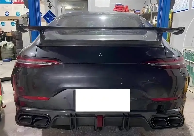 لمرسيدس بنز AMG GT50 GT53 2019 2020 2021 2022 2023 ReaI ألياف الكربون الوفير الخلفي الشفة منفذ العادم المفسد عدة