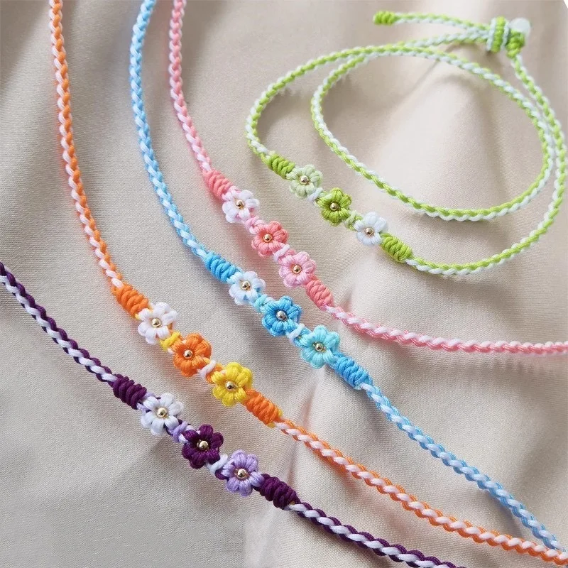 

Exquisite Handmade Small Flower Finished Product Best Friend Hand Rope Colorful Ins High End Woven Jewelry Holiday Gifts
