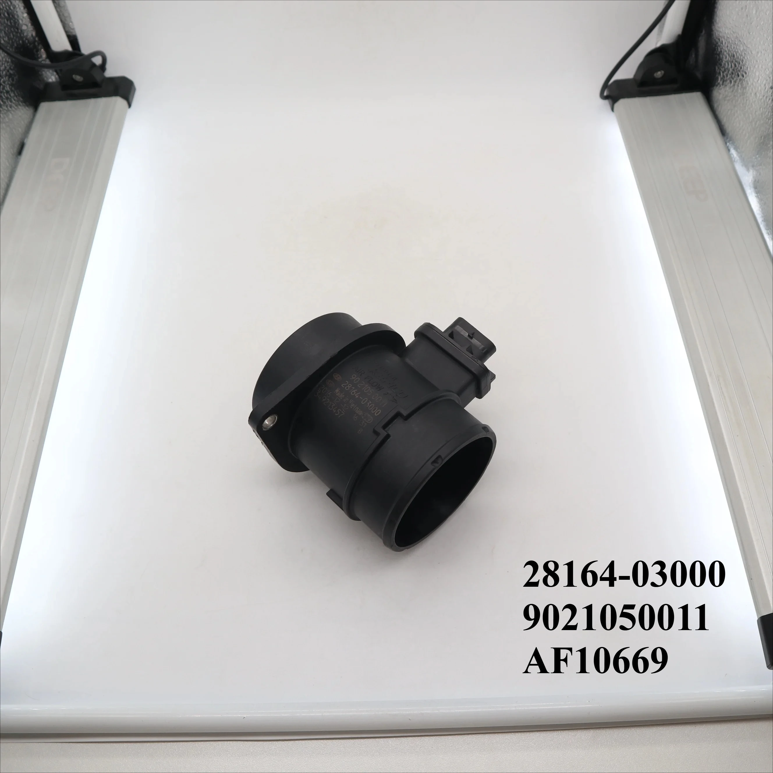 Asli 28164-03000 9021050011 AF10669 MAF Sensor Aliran Massa Udara untuk HYUNDAI Elantra IONIQ untuk KIA NIRO K3 2816403000 MAS0486
