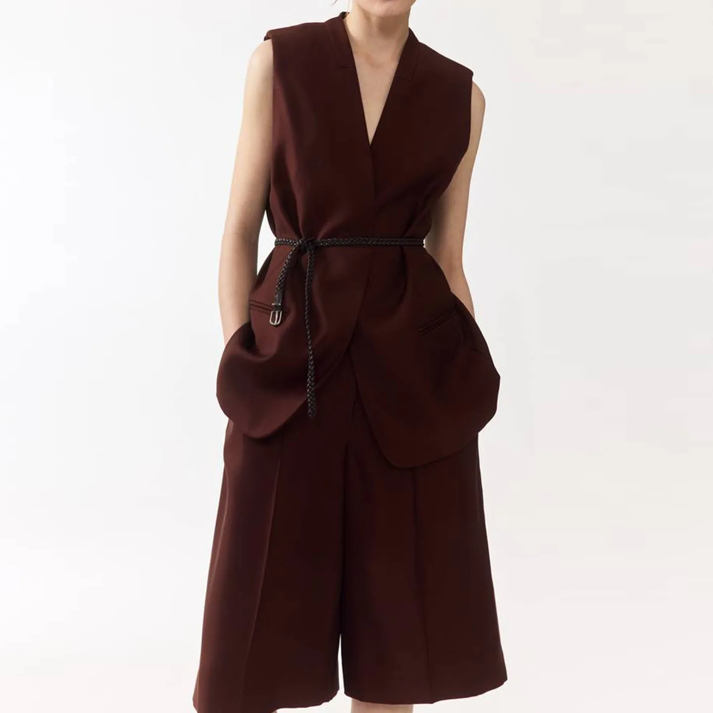 Elegant V-Neck Waist-Cinched Vest And Bermuda Shorts Set for Women Fashionable Two-Piece Suit Short Length Pants Outfit