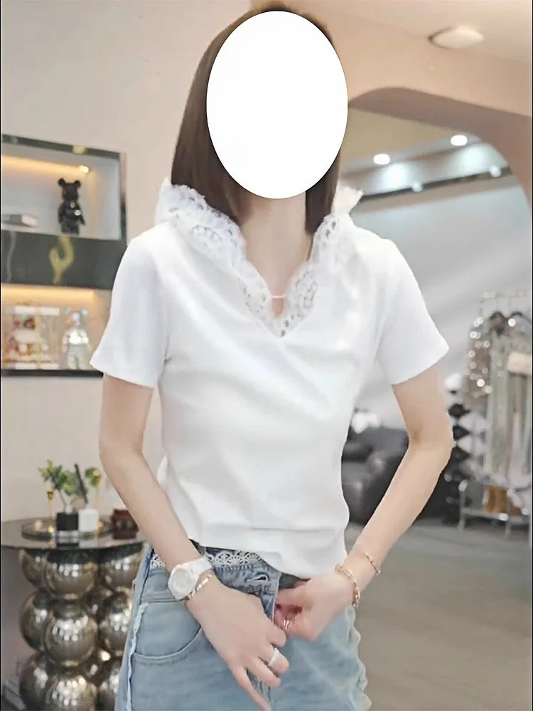

Летняя женская футболка 2025 года в корейском стиле, с V-образным вырезом, кружевом, или худи, приталенная, универсальный дизайн, однотонная, повседневная.