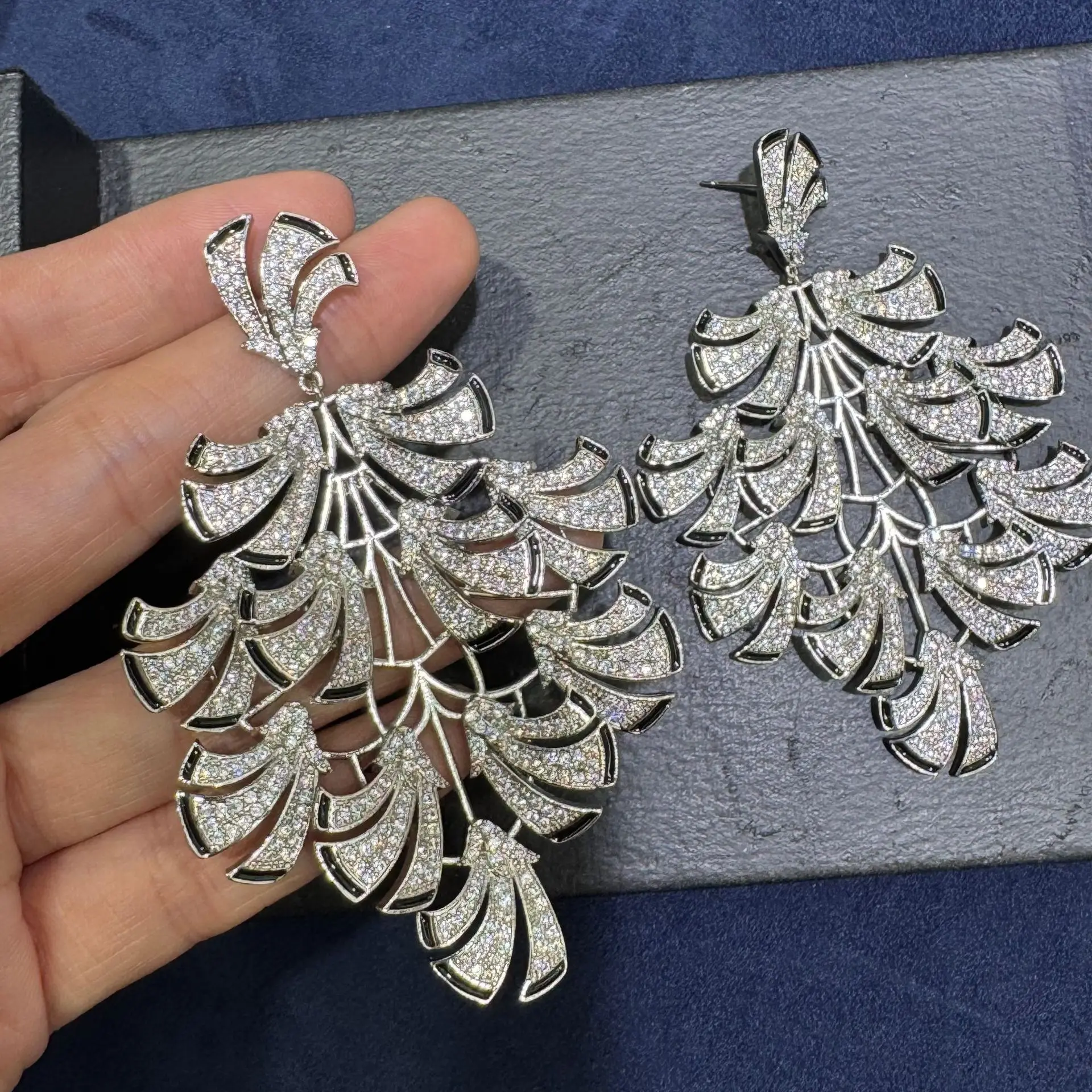 

Gorgeous cubic zirconia earrings women luxury jewelry gala event dinner party large leaf plant dangling earrings silver color