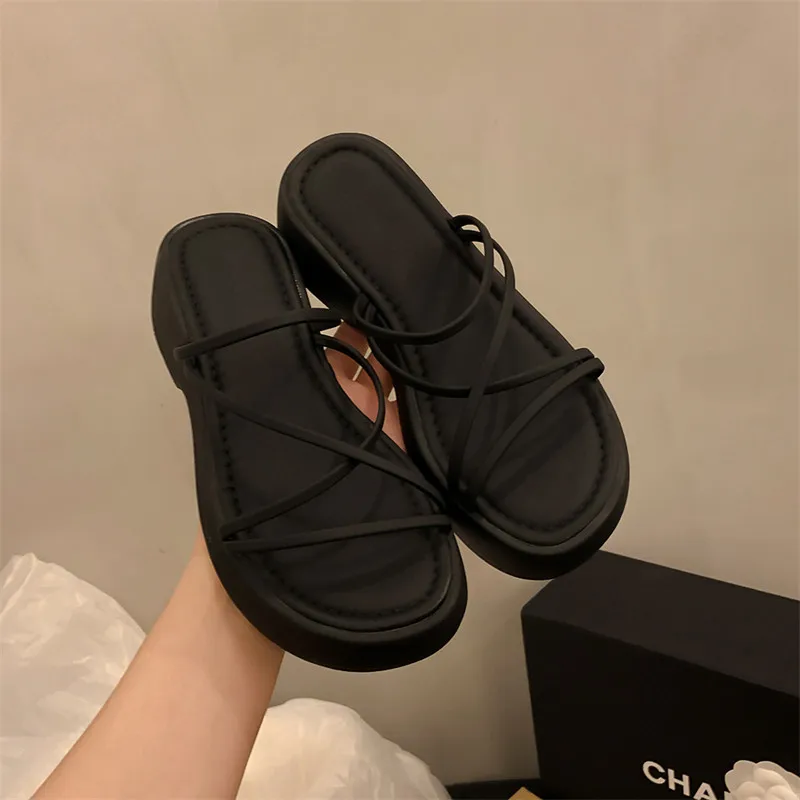 Sepatu sandal rumah rendah wanita, sandal pantai wanita Hak krem, sandal Pantofle lembut Sabot hitam 2024 karet Ro