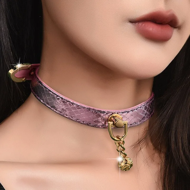 Cosplay Slave Bondage Rose rot Halsband Glocke Kragen für Frauen Halskette Metall Leder Halsband Goth Anime Rollenspiel Geschenk