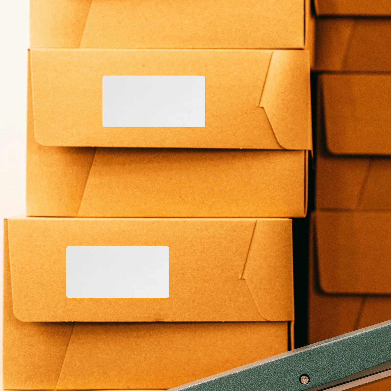 

1 Roll 80x40mm Thermal Sticker Labels Self-Adhesive Direct Thermal Paper Rolls Ideal for Shipping Warehouse Product and Barcode