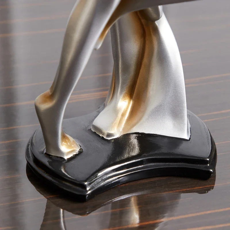 Creative Wedding Gift Hug Dancer Vintage Silver Home Decor Resin Model Abstract Sculptures Living Room  Wine Cabinet Decoration