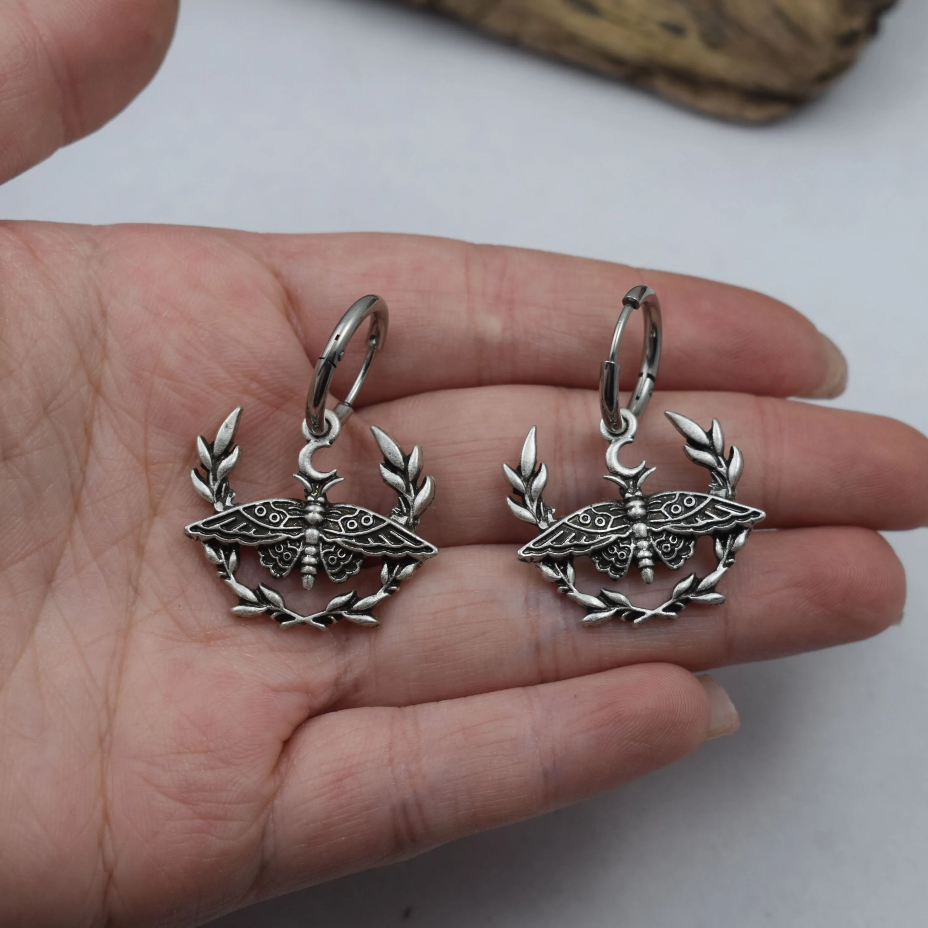 أقراط Wicca Moon Dead Moth إكسسوارات لطيفة هدية للنساء #6