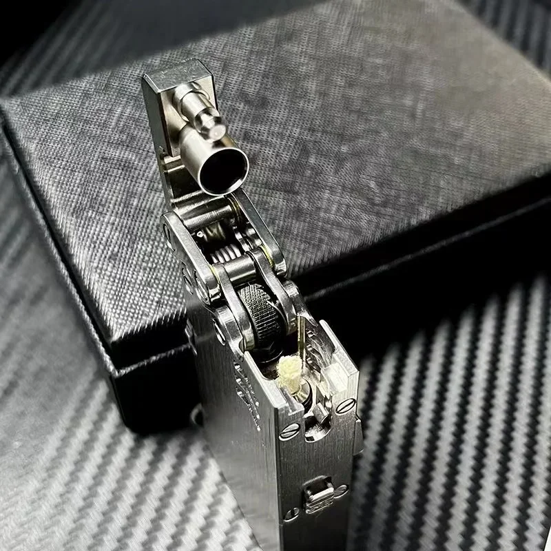 Handmade Brass Mechanical Automatic Ignition Gasoline Lighter And Titanium Alloy Material Gift Box