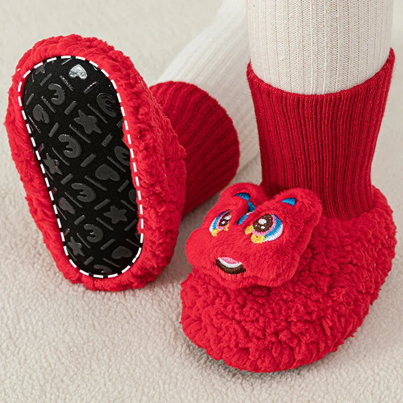 

Новогодние красные носки-тапочки, противоскользящие детские туфли на мягкой подошве, утепленная бархатная теплая обувь, зимние плюшевые длинные носки для новорожденных, 6-24 месяца