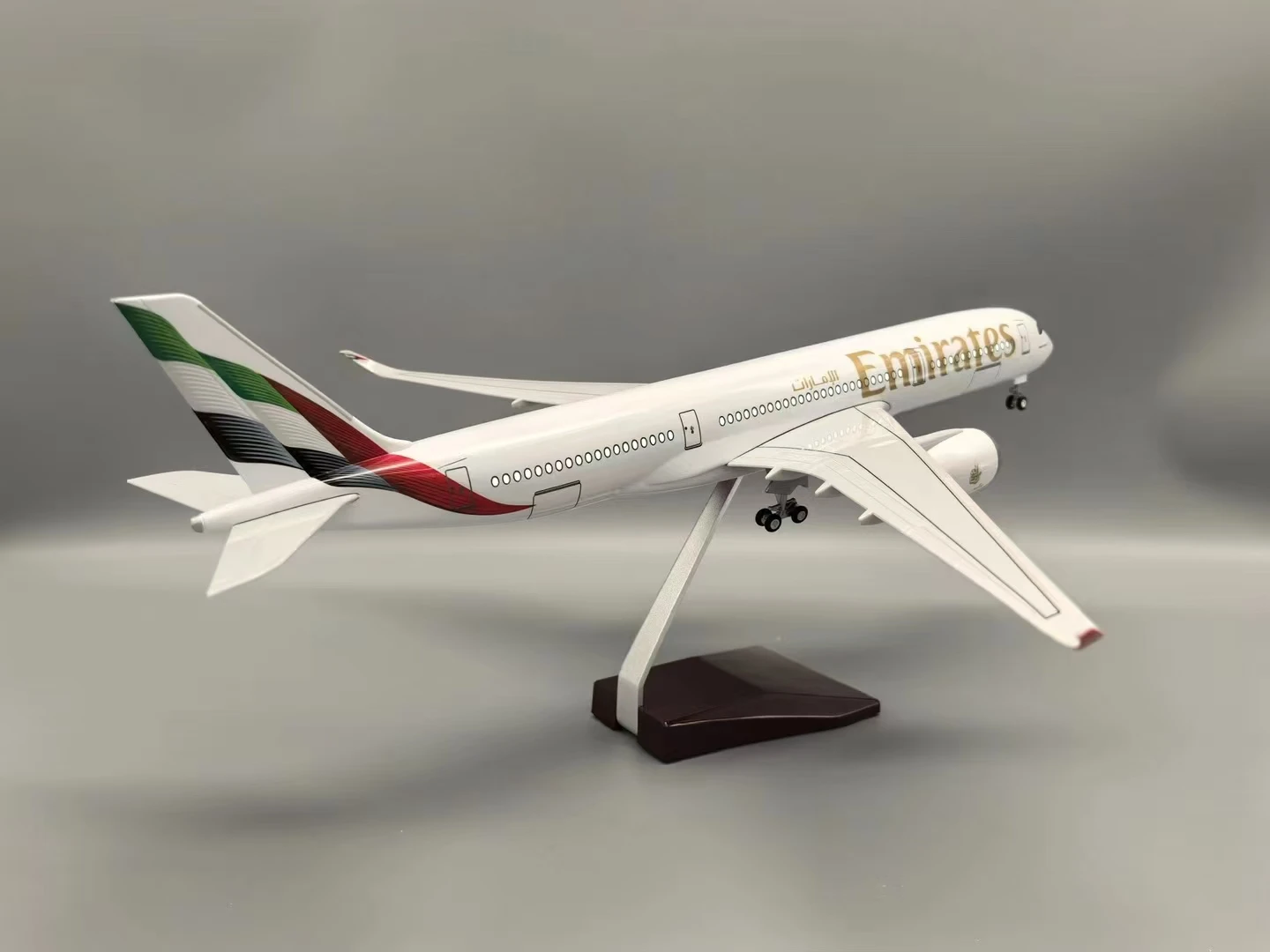 

A350 Emirates Model Airplanes Simulation Civil Aviation Aircraft Model With Wheels And Lights for Children Gift Collection