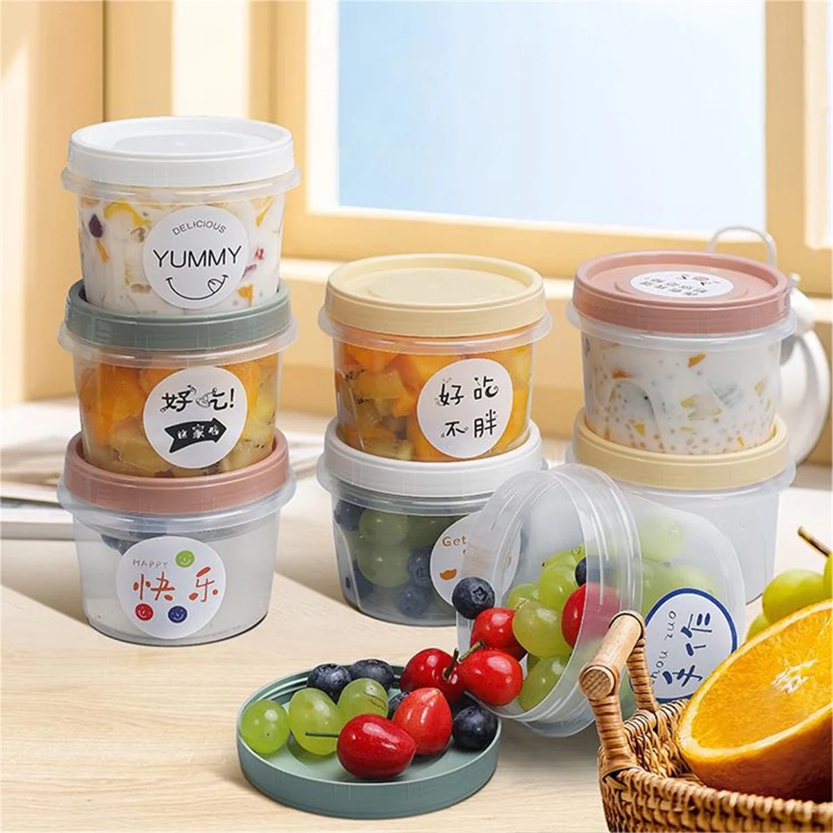 8PCS Round Plastic Containers with Lids, Reuseable Small Freezer Storage Container Jars with Screw Lid 400ML