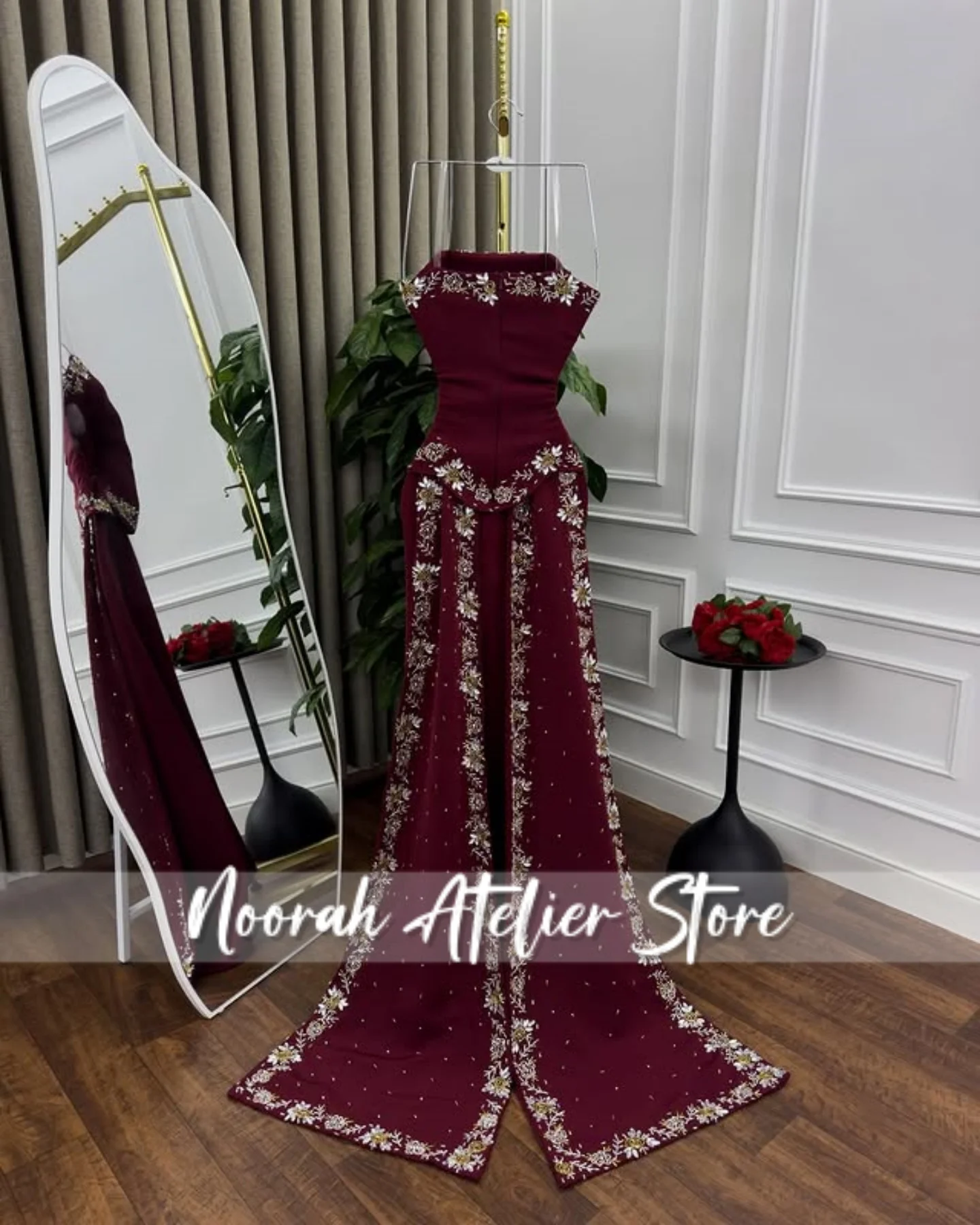 Maßgeschneiderte burgunderrote trägerlose Dubai-Abendkleider 2025, Applikationen, Brautkleider, Abschlussballkleid, فسات Mustaة Formelle Kleidung