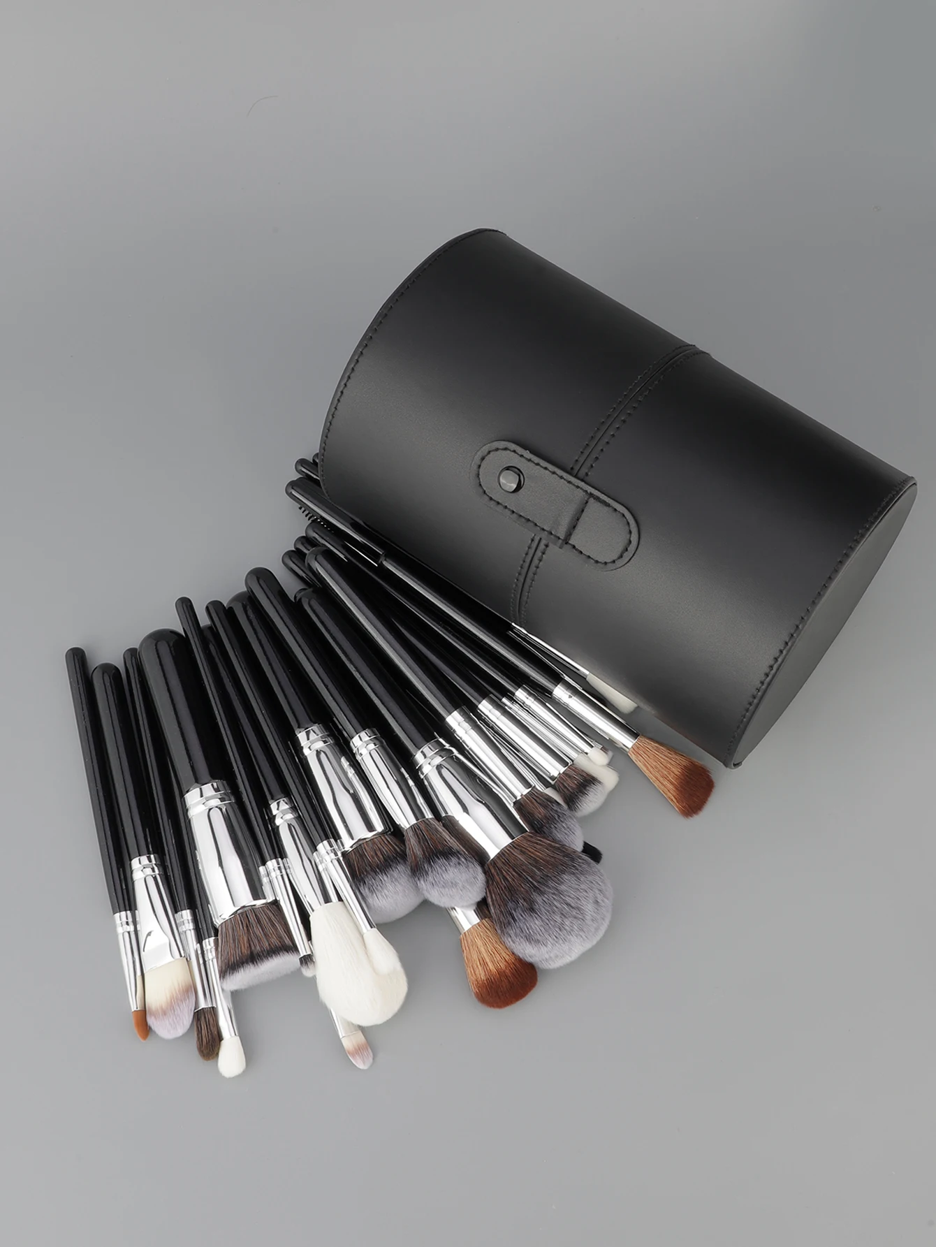 30 個のメイクブラシセットアイシャドウブラシコンシーラーブラシ獣毛ルースパウダーブラッシュメイクブラシバケツ付き