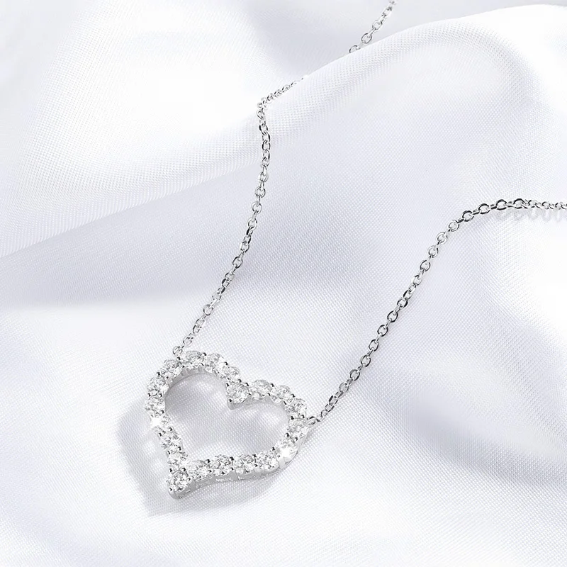 QIBAOKU 2CT Moissanite Heart Necklace for Women S925 Silver Plated Platinum Simulated Diamonds Pendant Birthday Gift 2026