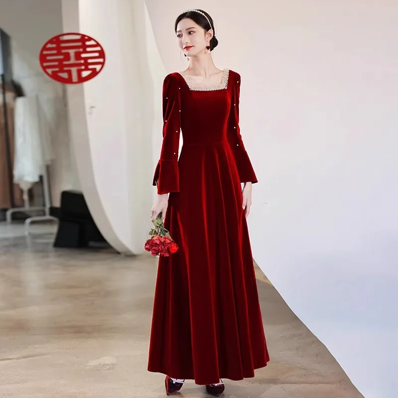 Burgundy Velvet Long Sleeve Evening Dress Women's Winter Elegant Square Neck Beaded Micro Flared Sleeve A-Line Classic Prom Gown