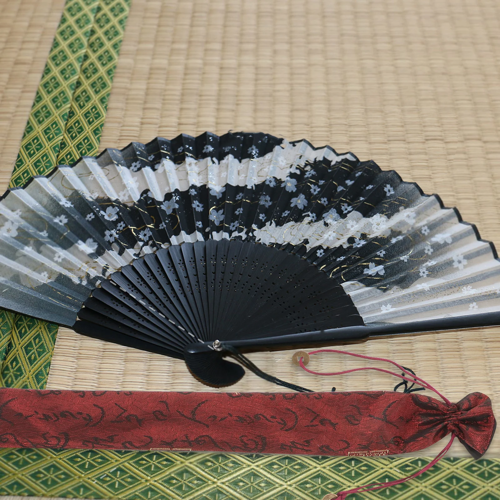 

4Pcs Folding Fan Bag Exquisite Delicate Simple Style Patterns Compact Size Easy to Carry Protection Folding Fan Bag