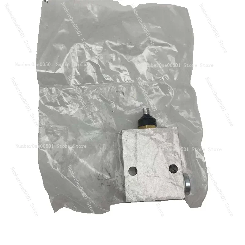 

Two-position three-way air control valve V/O- 3-1/8 4938 G1/8 direct acting round head valve spot
