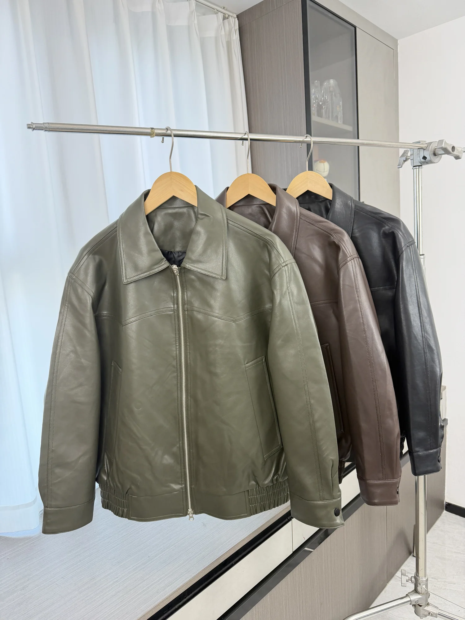 

Retro Motorcycle Leather Loose Fit Men's PU Soft Leather Fashion Spring Jacket Collar Coat Knitted Elastic Fabric Zipper Closure